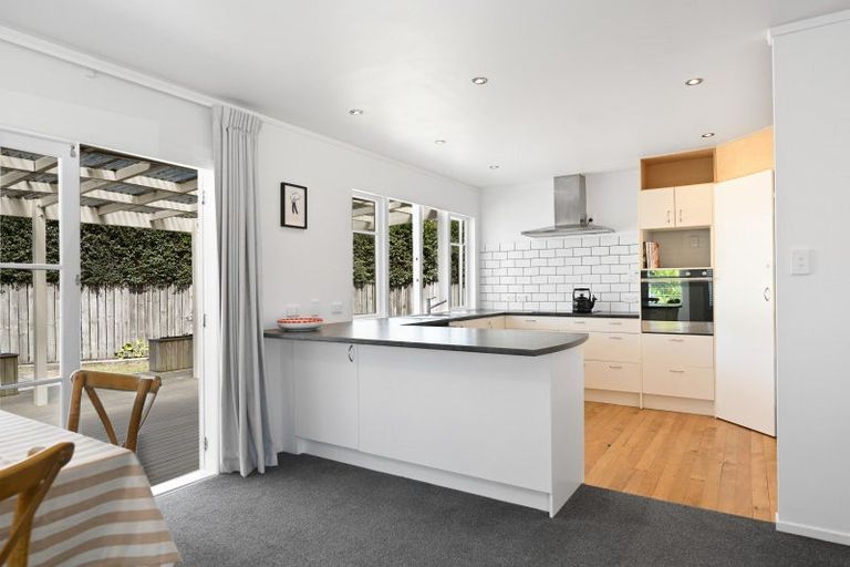 Photo of property in 18 Richmond Street, Cambridge, 3434