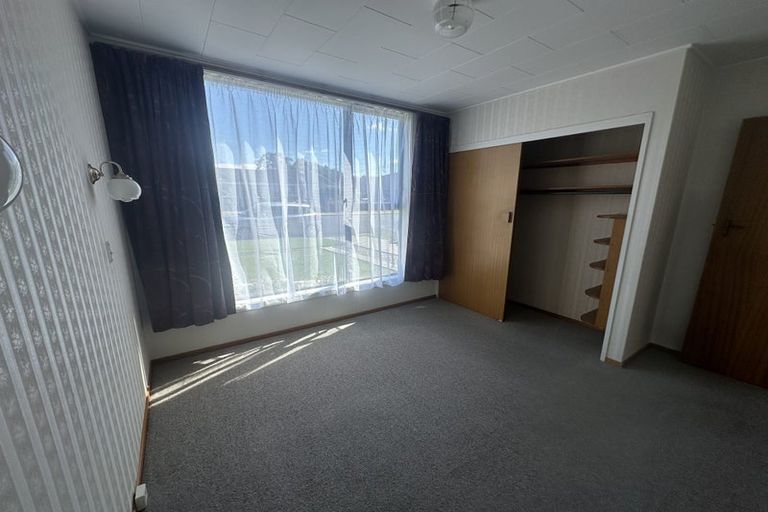 Photo of property in 2 Grant Street, Gore, 9710