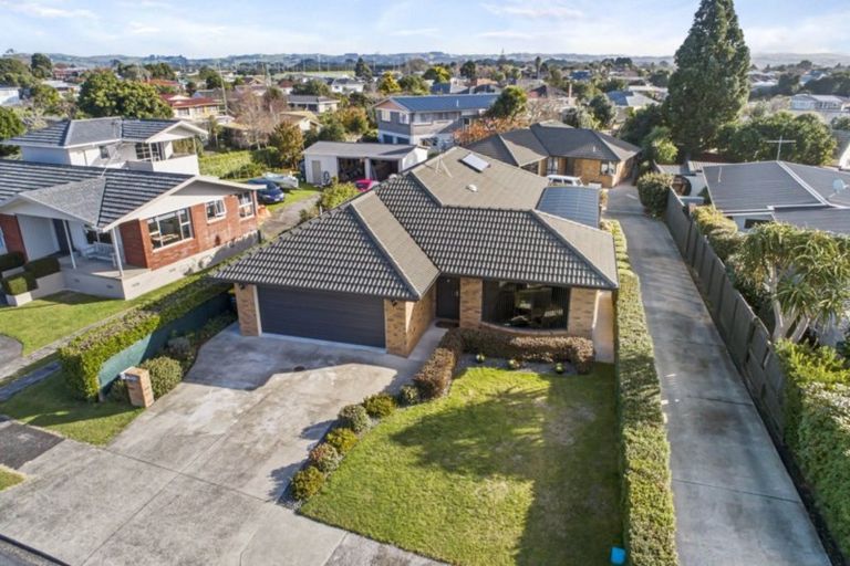 Photo of property in 13 Meachen Terrace, Waiuku, 2123
