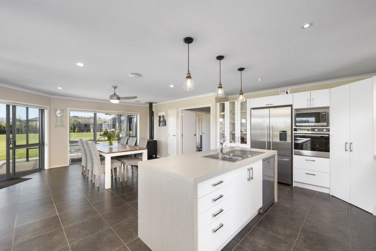 Photo of property in 250 Hughes Line, West Taratahi, Masterton, 5887