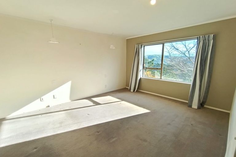 Photo of property in 125 Mark Avenue, Grenada Village, Wellington, 6037