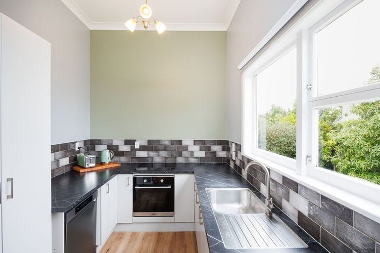 Photo of property in 6 A'court Street, Sanson, 4817