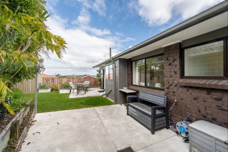 Photo of property in 2/42 Cromdale Avenue, Highland Park, Auckland, 2010