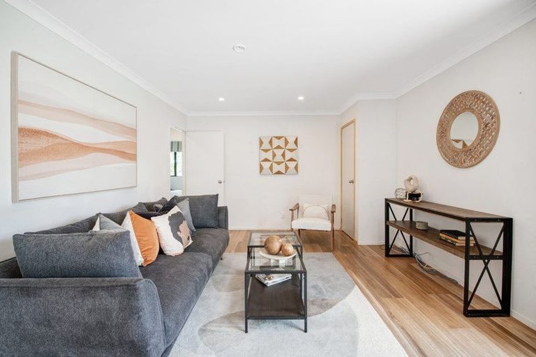 Photo of property in 1/7 Leiden Place, Totara Vale, Auckland, 0629