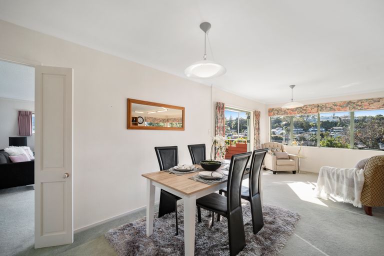 Photo of property in 42 Stapleford Crescent, Browns Bay, Auckland, 0630