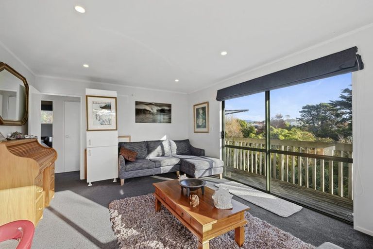 Photo of property in 142 Seaview Road, Westown, New Plymouth, 4310