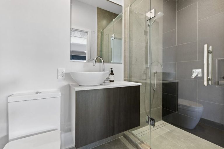 Photo of property in 15 Bracken Street, New Plymouth, 4310