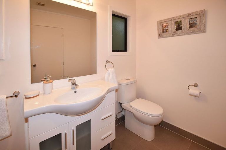 Photo of property in 134 Woodlands Park Road, Titirangi, Auckland, 0604