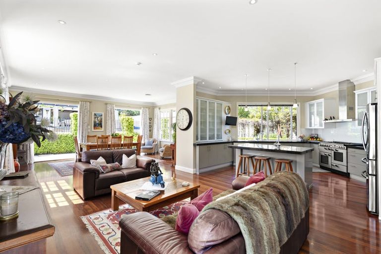 Photo of property in 60 Cheviot Road, Lowry Bay, Lower Hutt, 5013