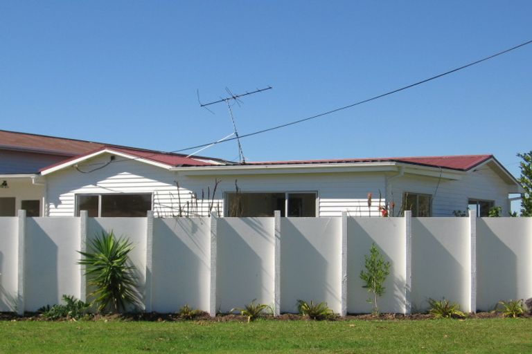 Photo of property in 2/138 Arran Road, Browns Bay, Auckland, 0630