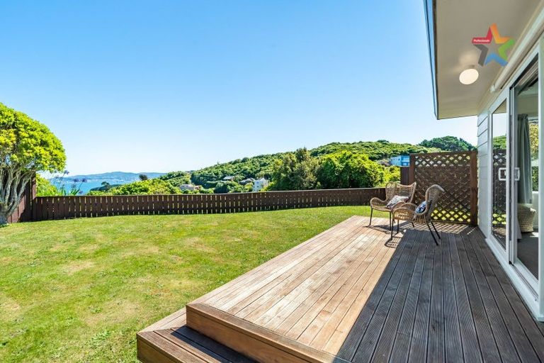 Photo of property in 11 Jasmine Grove, Maungaraki, Lower Hutt, 5010