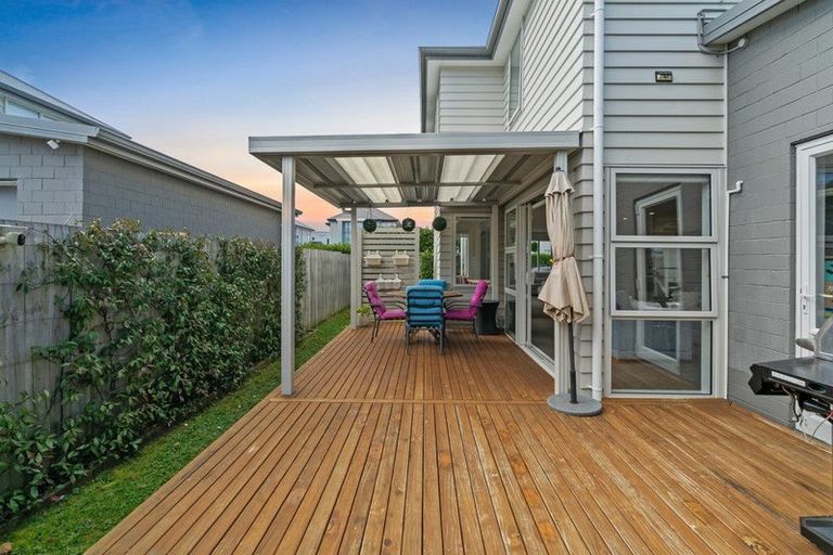 Photo of property in 16 Hakaro Way, Takanini, 2112