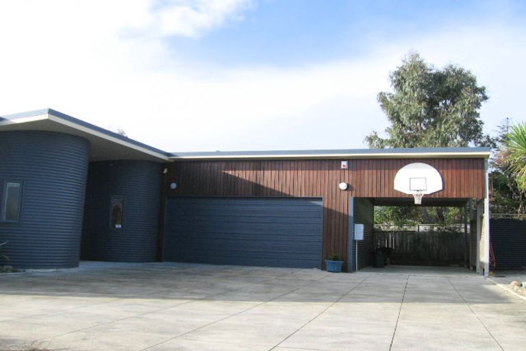 Photo of property in 123 Summerhill Drive, Fitzherbert, Palmerston North, 4410