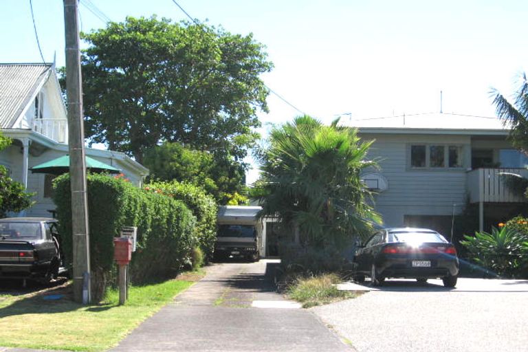 Photo of property in 2/24 Ocean View Road, Milford, Auckland, 0620