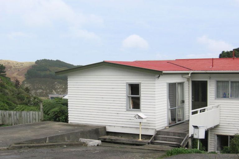 Photo of property in 5a Anzia Way, Johnsonville, Wellington, 6037