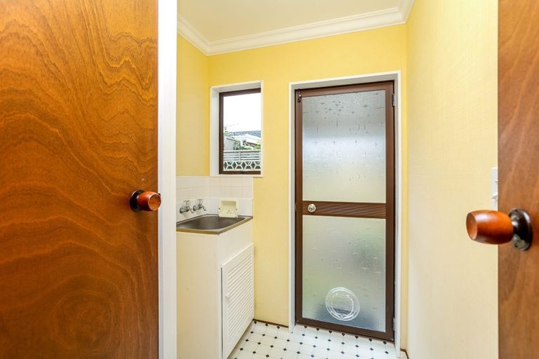 Photo of property in 6 Holsworthy Road, Lower Vogeltown, New Plymouth, 4310