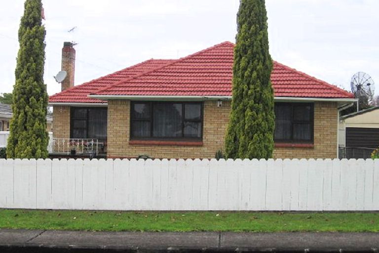 Photo of property in 25 Sunnyside Crescent, Papatoetoe, Auckland, 2025