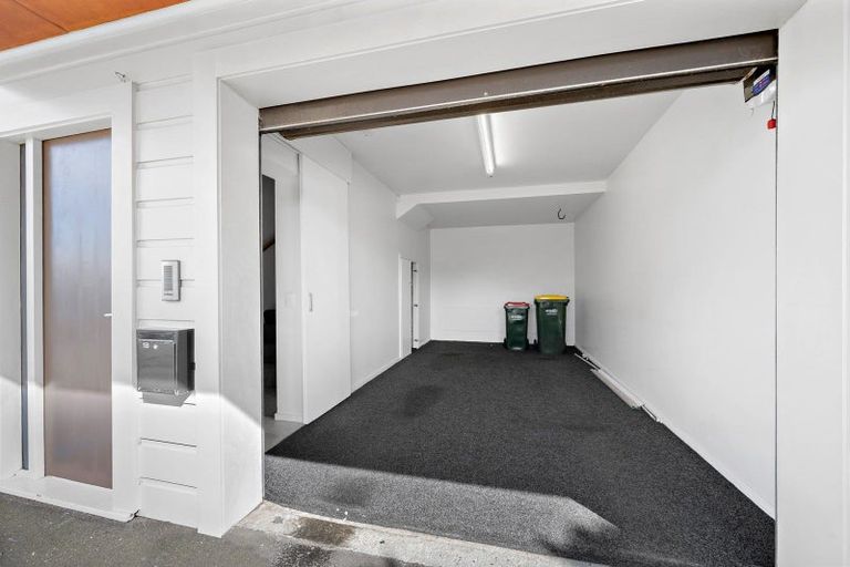 Photo of property in 2/1a Elizabeth Street, Petone, Lower Hutt, 5012