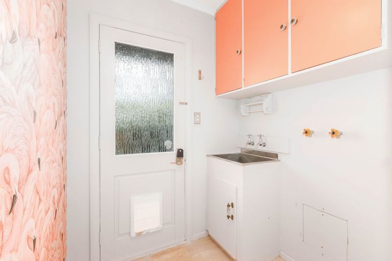 Photo of property in 55 Kahu Road, Paremata, Porirua, 5024