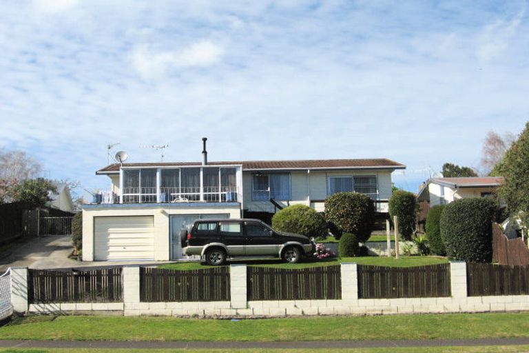 Photo of property in 58 Esmeralda Street, Welcome Bay, Tauranga, 3112