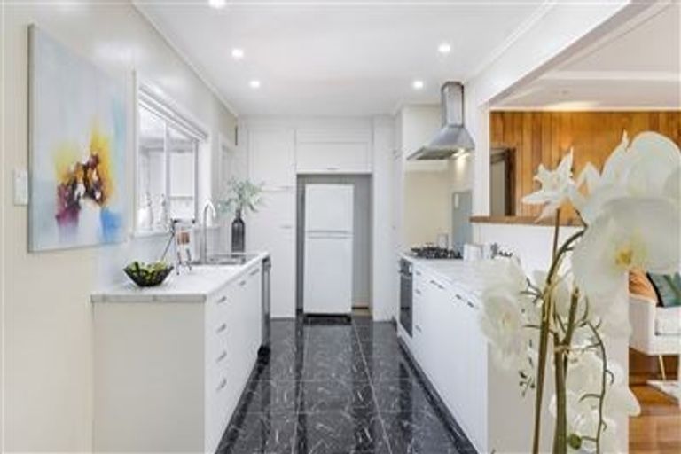 Photo of property in 64 Seabrook Avenue, New Lynn, Auckland, 0600