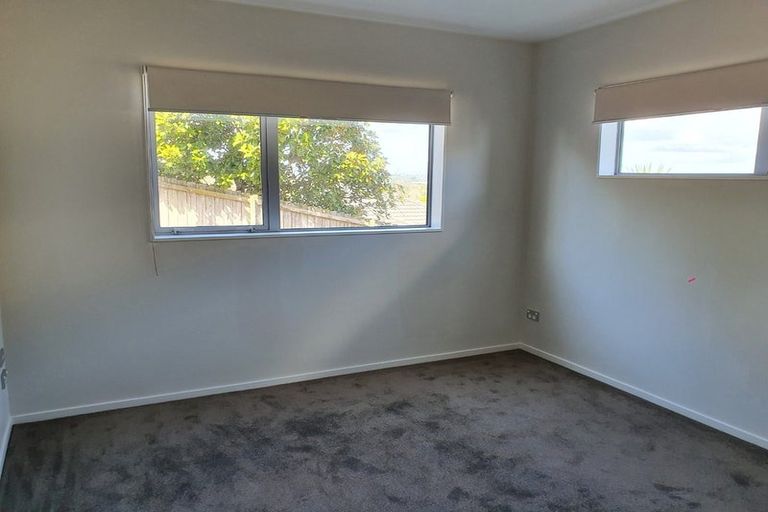 Photo of property in 65 Kirikiri Drive, Papakura, 2110