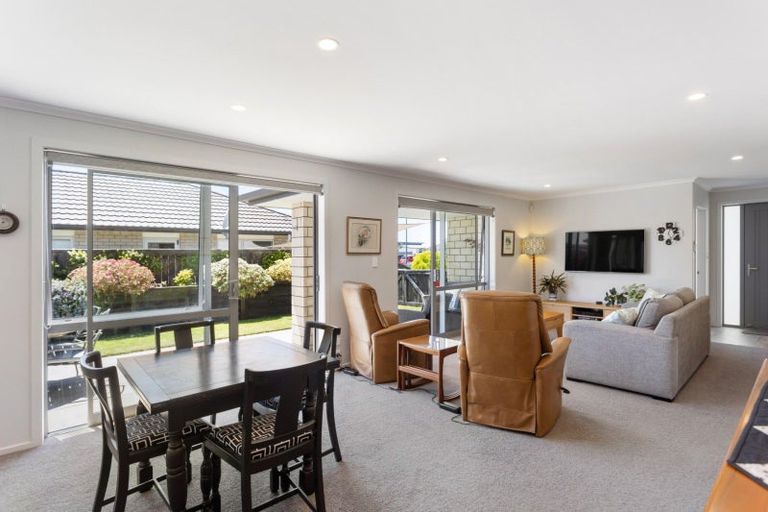 Photo of property in 8 Livingstone Drive, Papamoa Beach, Papamoa, 3118