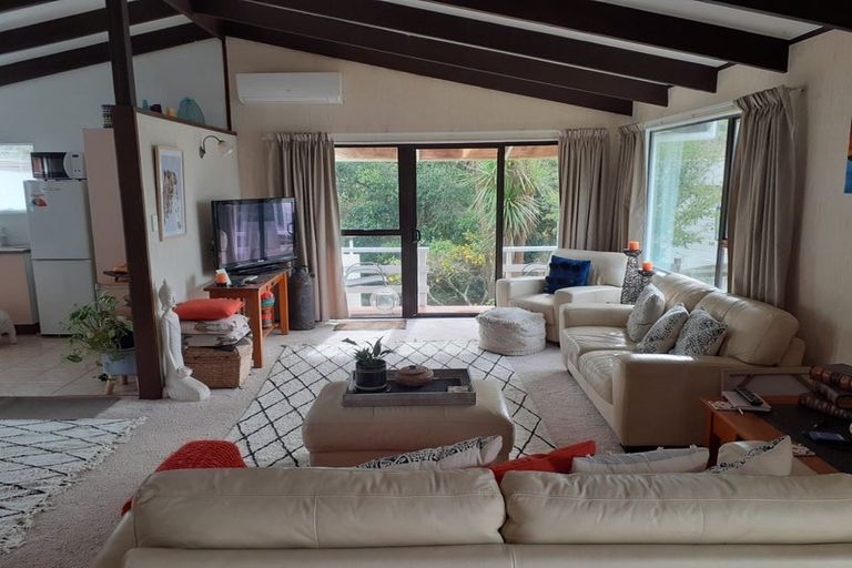 Photo of property in 1/13 Scarlock Avenue, Browns Bay, Auckland, 0630