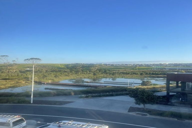 Photo of property in 7 Longshore Drive, Long Bay, Auckland, 0630