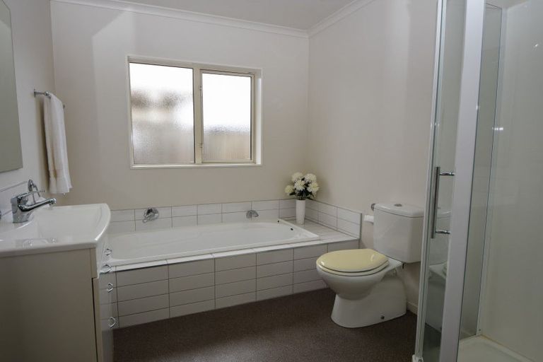 Photo of property in 242a High Street North, Carterton, 5713