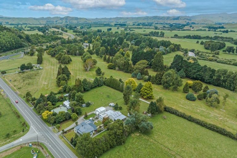 Photo of property in 81265 State Highway 2, Mangatainoka, Pahiatua, 4982