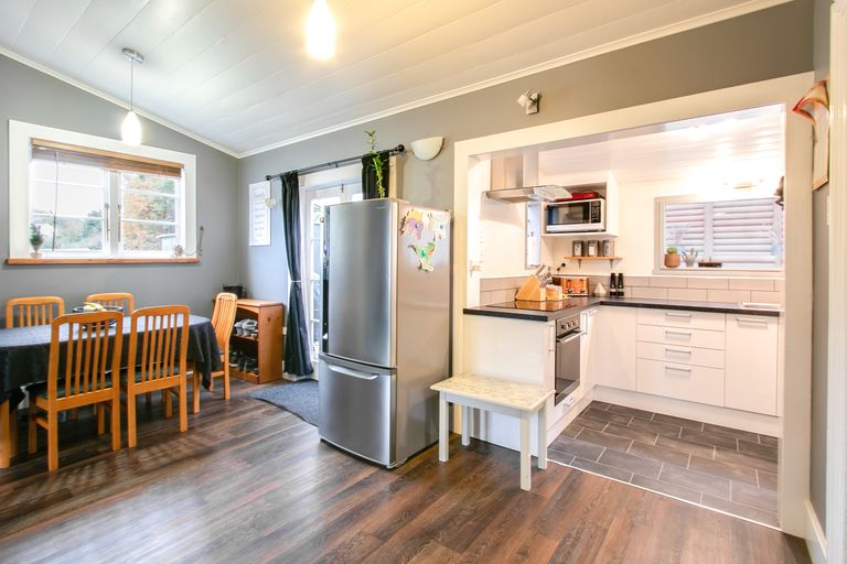 Photo of property in 85 Milton Road, Bluff Hill, Napier, 4110