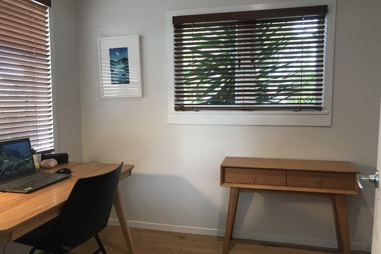 Photo of property in 93 Wade River Road, Stanmore Bay, Whangaparaoa, 0932