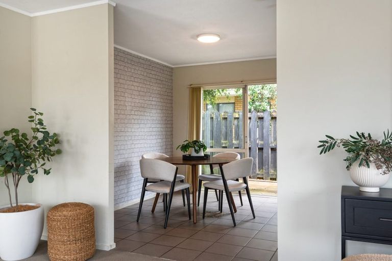 Photo of property in 1/44 Barbados Drive, Unsworth Heights, Auckland, 0632