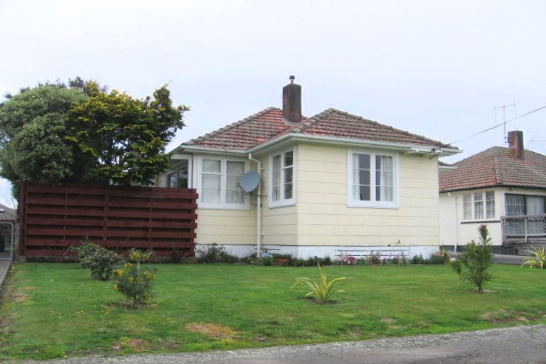 Photo of property in 32 Andrew Avenue, Roslyn, Palmerston North, 4414