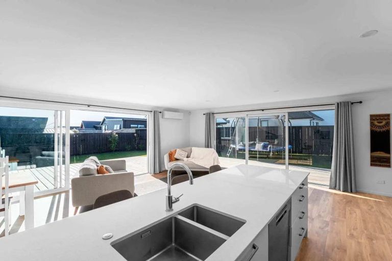 Photo of property in 73 Te Paea Avenue, Paerata, 2124