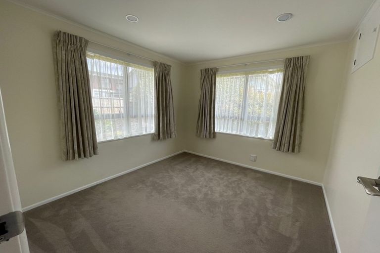 Photo of property in 202 Royal Road, Massey, Auckland, 0614
