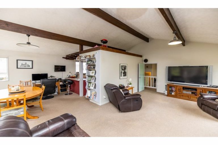 Photo of property in 10a Tracy Place, Redwood, Christchurch, 8051