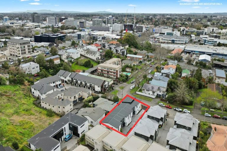 Photo of property in 2/26 Hunter Street, Hamilton Lake, Hamilton, 3204