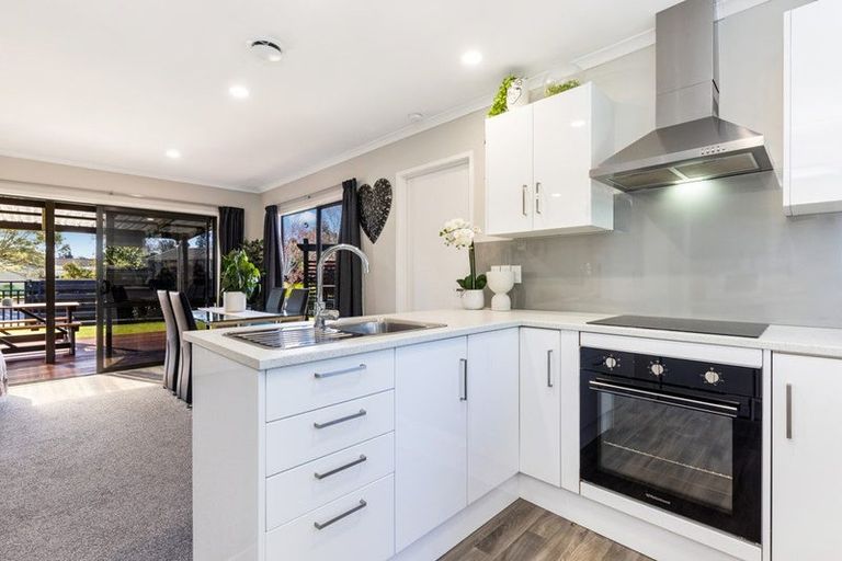 Photo of property in 77 Hamilton Drive, Waiuku, 2123