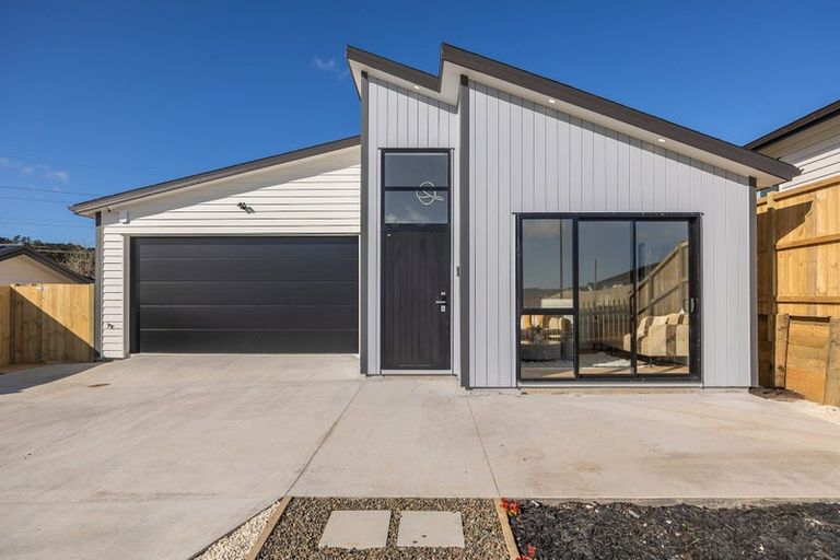 Photo of property in 30 Paihere Street, Huapai, Kumeu, 0810