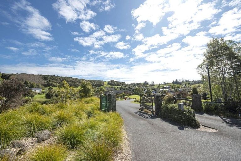 Photo of property in 53 Rautahi Terrace, Redvale, Albany, 0792