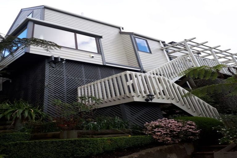 Photo of property in 8a Wattle Grove, Maungaraki, Lower Hutt, 5010