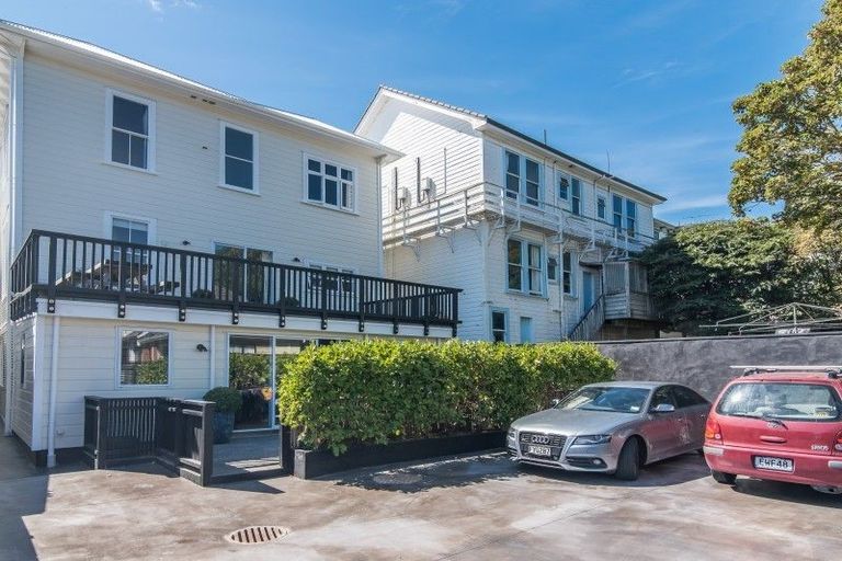 Photo of property in 52 Ellice Street, Mount Victoria, Wellington, 6011