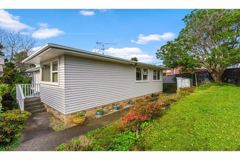 Photo of property in 249 Sunset Road, Sunnynook, Auckland, 0632
