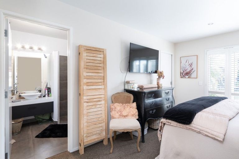 Photo of property in 62 Montgomery Crescent, Kinloch, Taupo, 3377