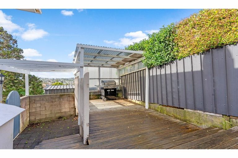 Photo of property in 249 Sunset Road, Sunnynook, Auckland, 0632