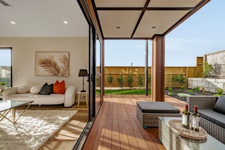 Photo of property in 1 Dorset Down Drive, Karaka, 2580