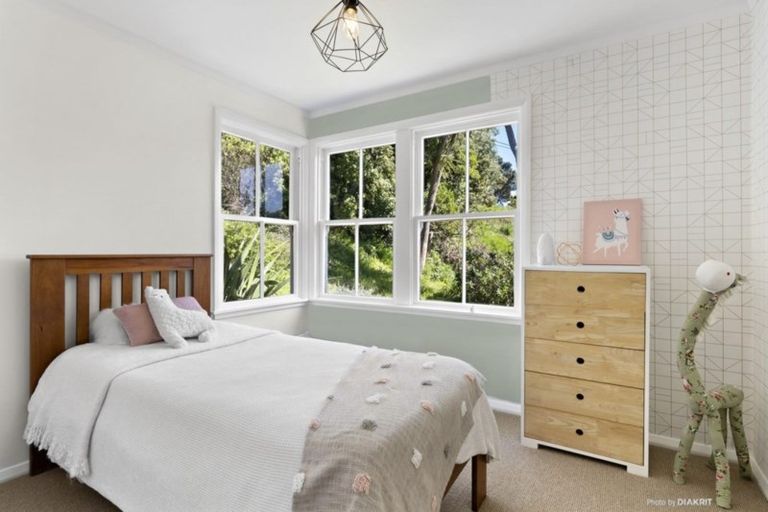 Photo of property in 96 Sidlaw Street, Strathmore Park, Wellington, 6022