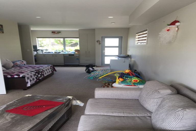 Photo of property in 28/11 Ray Small Drive, Papakura, 2110